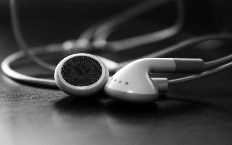 headphones-music-art-tumblr-wallpaper-4